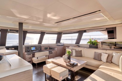 Christal Mio - Fountaine Pajot Power 67