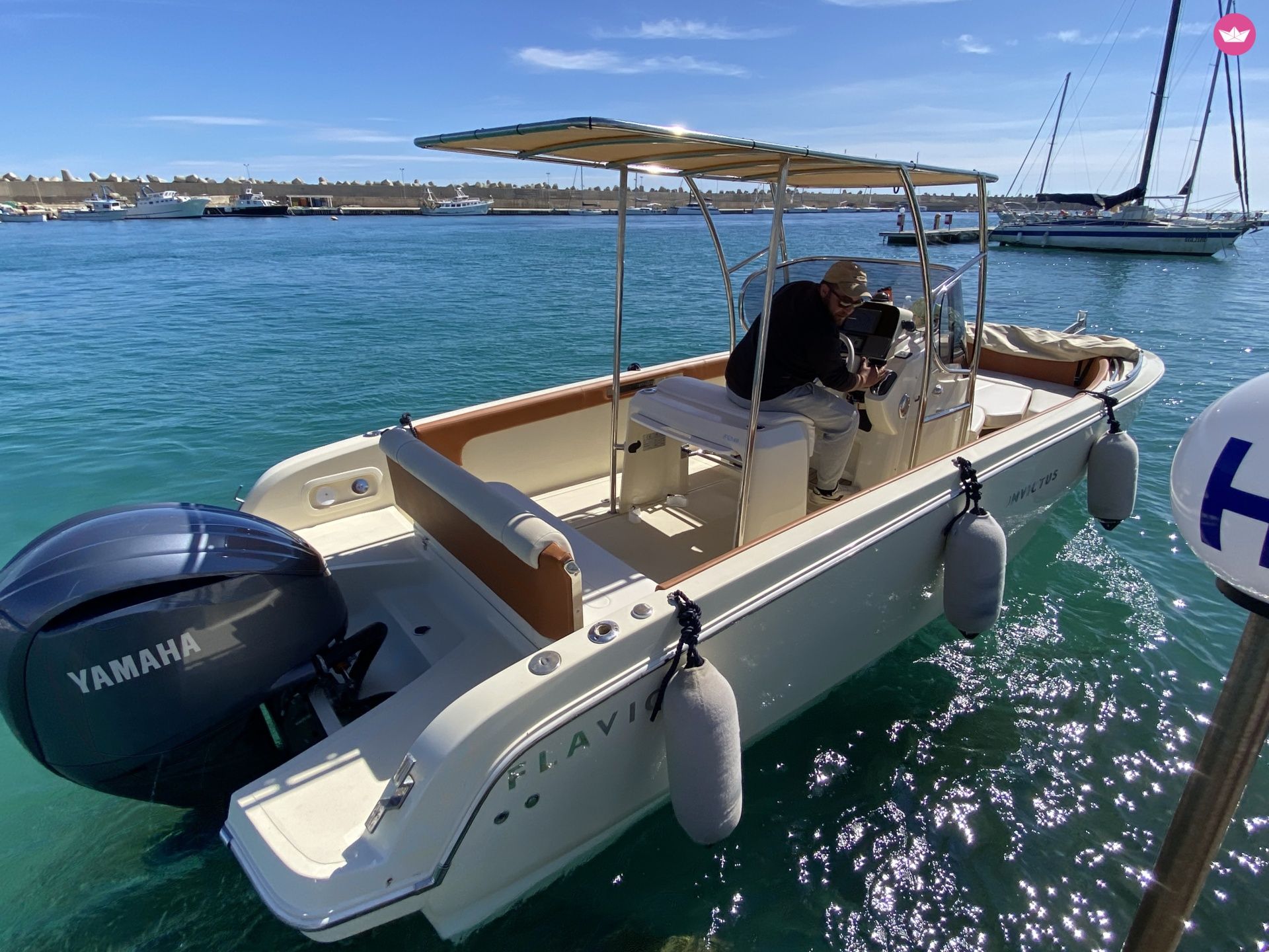 Bateau à moteur Aschenez INVICTUS FX 240 225cv 2