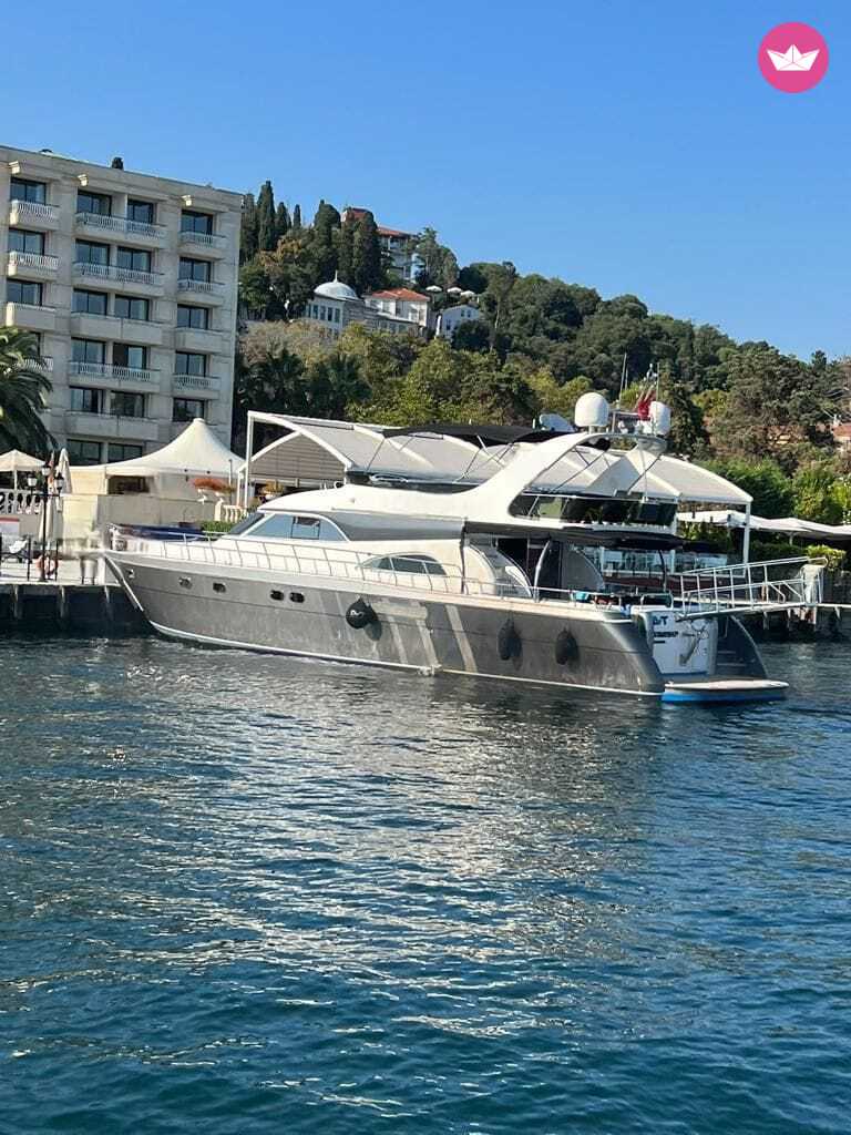 Yacht 2015 costom made 80cv 3