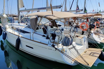 Hire Sailboat Jeanneau Sun Odyssey 449 - 3 cab. Sukošan