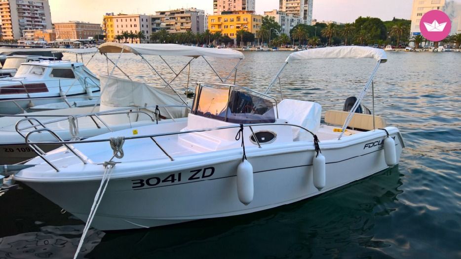 Motorboat Focus Boats Focus21 for rental