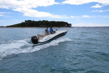 Enjoy the Quicksilver 605 Sundeck in Pakoštane