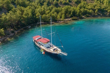 Location Goélette Traditional Gulet with a capacity of 16 people Ketch Marmaris