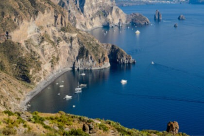 O cruzeiro à vela para as Ilhas Eólias