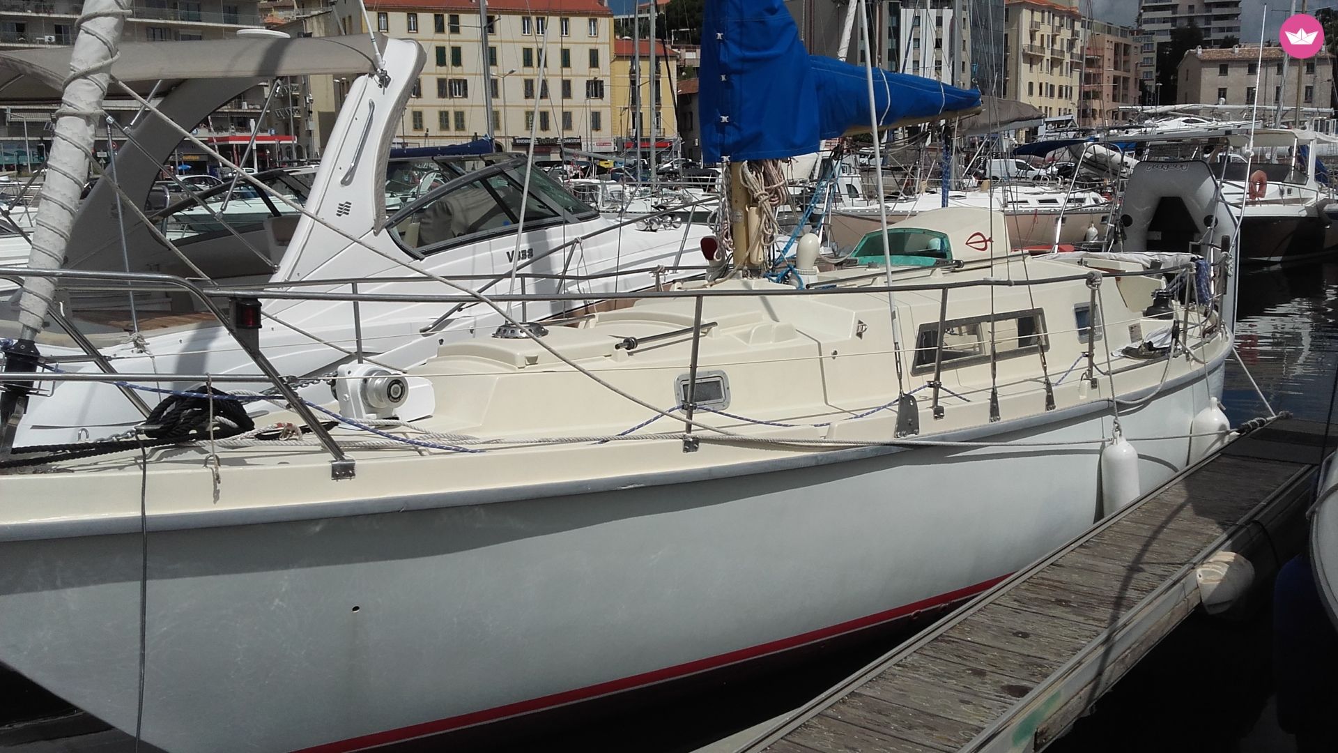Sailboat Amel 11 Mètres for hire