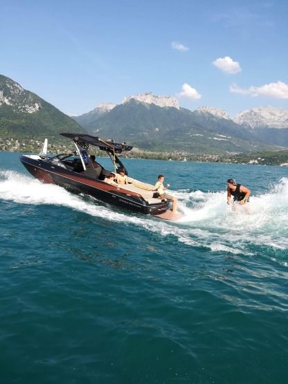 Location Bateau à moteur Malibu 23 Lsv Saint-Jorioz