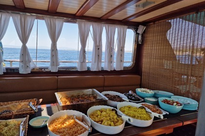 Traditional Yacht Experience · Cruise in Athens