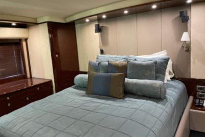 Sea Ray Sundancer 60' Luxury Yacht