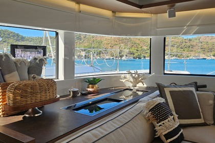 Lagoon 50 Owner's Version