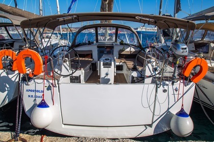 Charter Sailboat Jeanneau Sun Odyssey 440 Paros