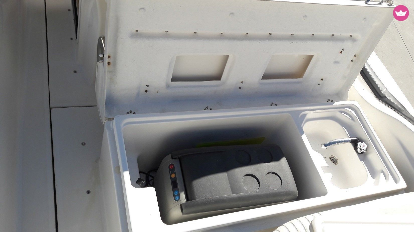 Zar Formenti 75 Suite in Bol for hire