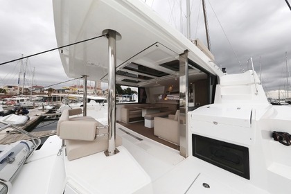 Hyra båt Katamaran Catana Group Bali 4.4 - 3 + 1 cab. Šibenik