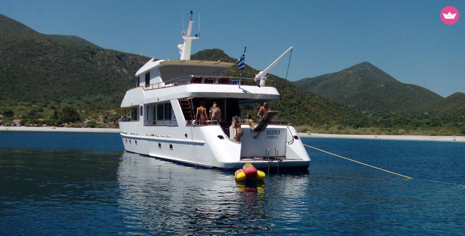 Charter Motorboat Perama Shipyards 102 Elena Athens