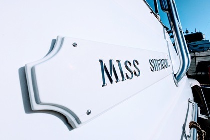 Hatteras 36 Convertible • Amalfi Coast