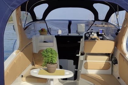 Charter Motorboat PROLINE 27 Syvota