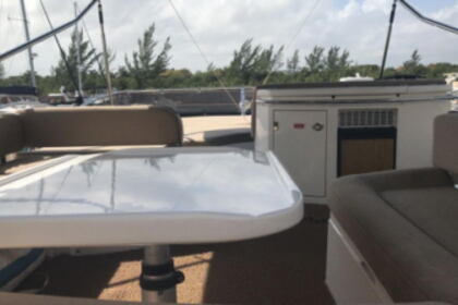 Канкун на борту этого катер