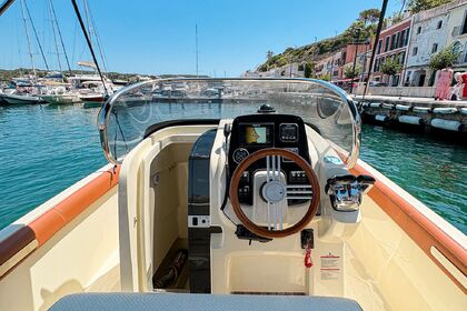 Hyra båt Motorbåt Invictus 240 FX Mahón
