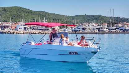 Location Bateau à moteur 2018 Blueline 21 Open Tribunj