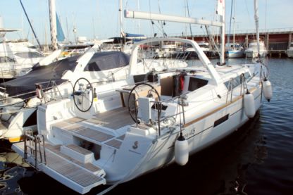 Charter Sailboat Beneteau Oceanis 45 Barcelona