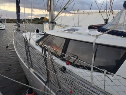 Charter Sailboat Wauquiez Pilot Saloon 40 Quiberon