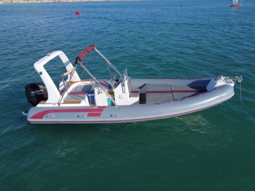 Alquiler Neumática Rib 750 Rib (2016) en Colonia de Sant Jordi - Click&Boat