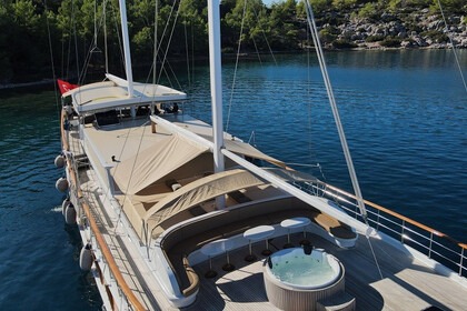 Ultra Luxury Comfortable Aegean Cruiser