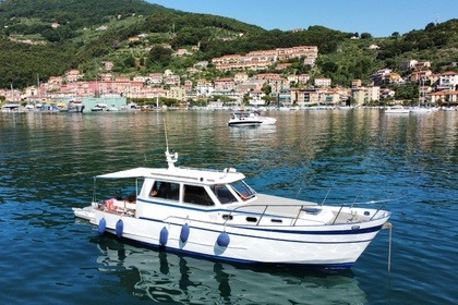 Charter Motorboat Motor Yacht 11 metri La Spezia