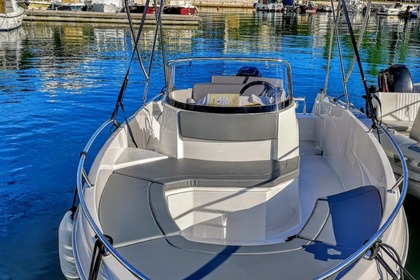 Charter Motorboat PRINCE PRINCE 560 OPEN Lumbarda