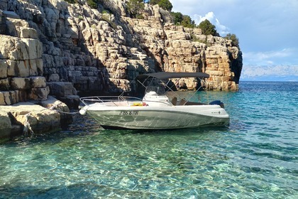 Alquiler Lancha Jeanneau Cap Camarat 6.5 CC Style Makarska