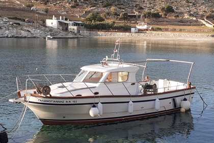 Hire Motorboat Bertram 31 Naxos