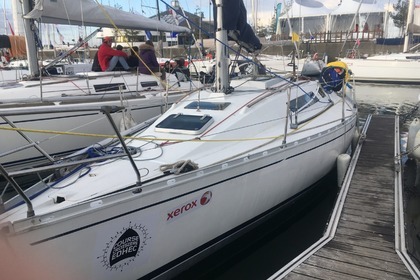 Charter Sailboat BENETEAU FIRST 305 Loctudy