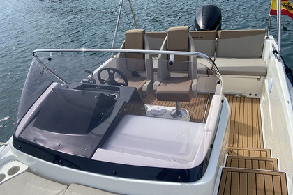 Charter Motorboat Quicksilver Activ 675 Sundeck Altea