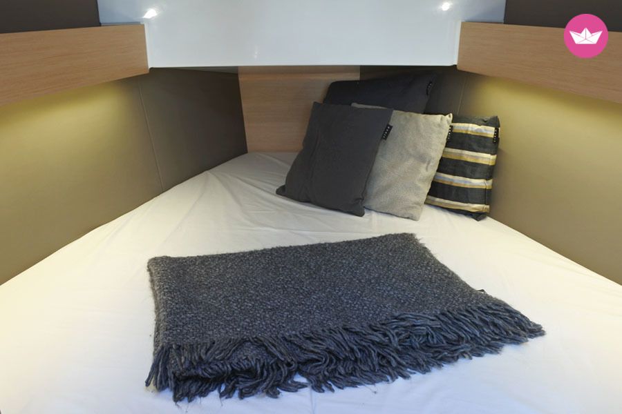 Sailboat Beneteau Oceanis 30.1  