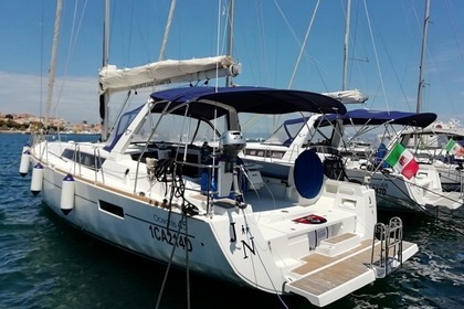 Rental Sailboat BENETEAU OCEANIS 45 Carloforte