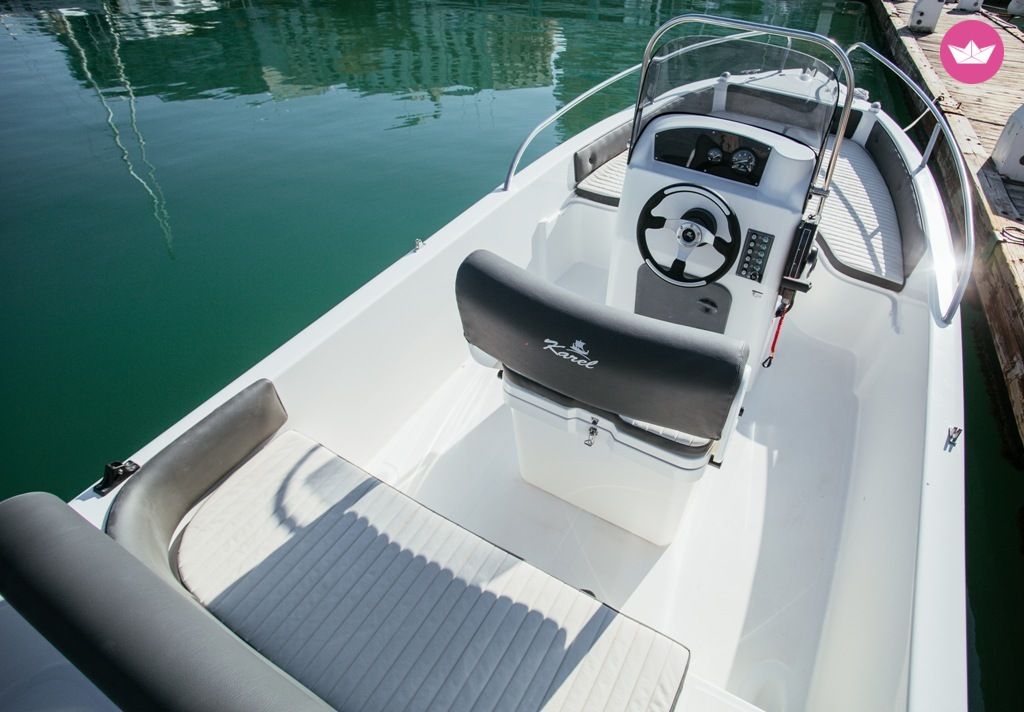 Motorboat Paxos 170 for hire