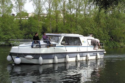 Hire Houseboat Nicols Riviere 920 Sireuil