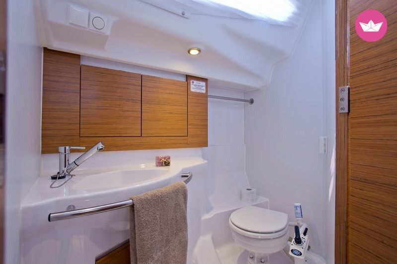 Sailboat Elan Impression 40 for hire