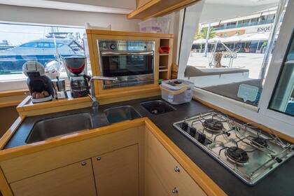 Lagoon 400 S2 "ASTRO"