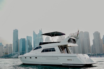 Charter Motorboat Ferretti 48 Dubai