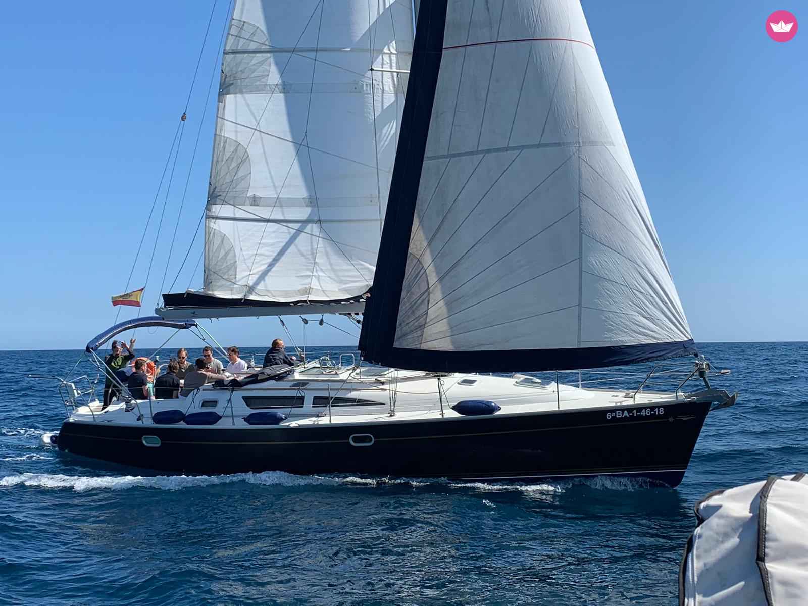 Sailboat Jeaneau Sun Odyssey 40 for hire