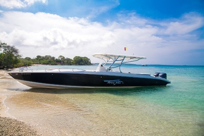 Charter boat all day in Cartagena