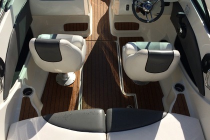 Hire Motorboat SEA RAY 185 SPORT Nice