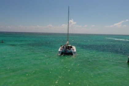 Hire Motor yacht Lagoon Catamaran 400 Playa del Carmen