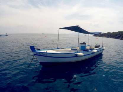Rental Motorboat Gozzo Siciliano Panarea