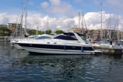 Location Bateau à moteur cruiser yacht 3875 EXPRESS Porto-Vecchio