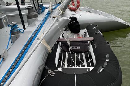 Catamaran Carrera 57