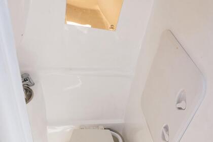 Alquiler de lancha con baño