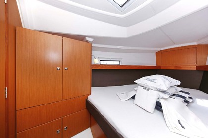 Noleggio Barca a vela Bavaria Bavaria Cruiser 37 Marina Hramina