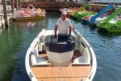 Verhuur Motorboot FRAUSCHER 686 LIDO Riva del Garda