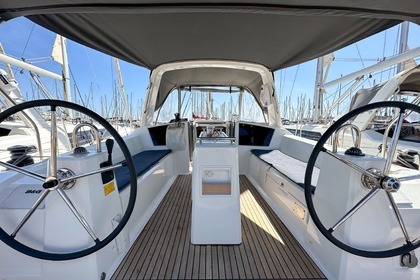 Location Voilier Beneteau Oceanis 38.1 Barcelone